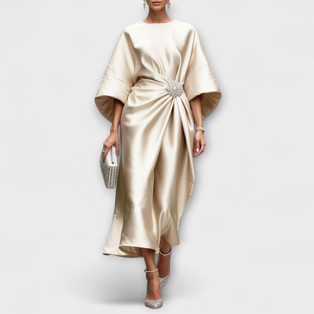 Robe maxi en satin luxueux avec brillance