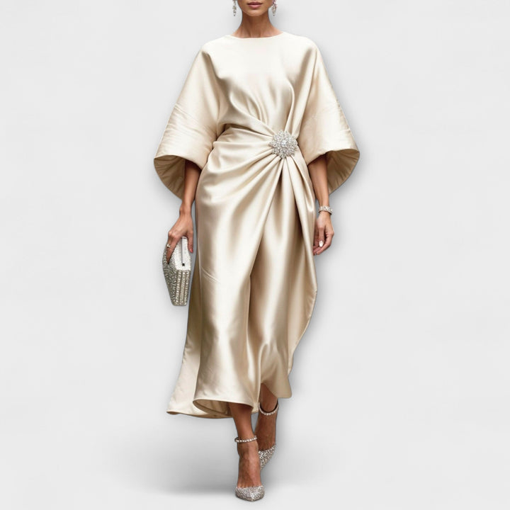 Robe maxi en satin luxueux avec brillance