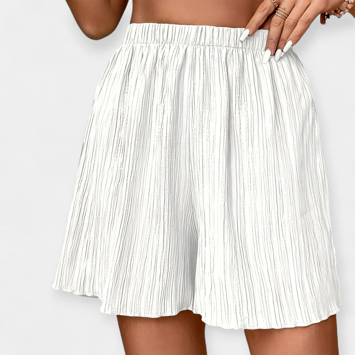 Shorts stylés avec plis