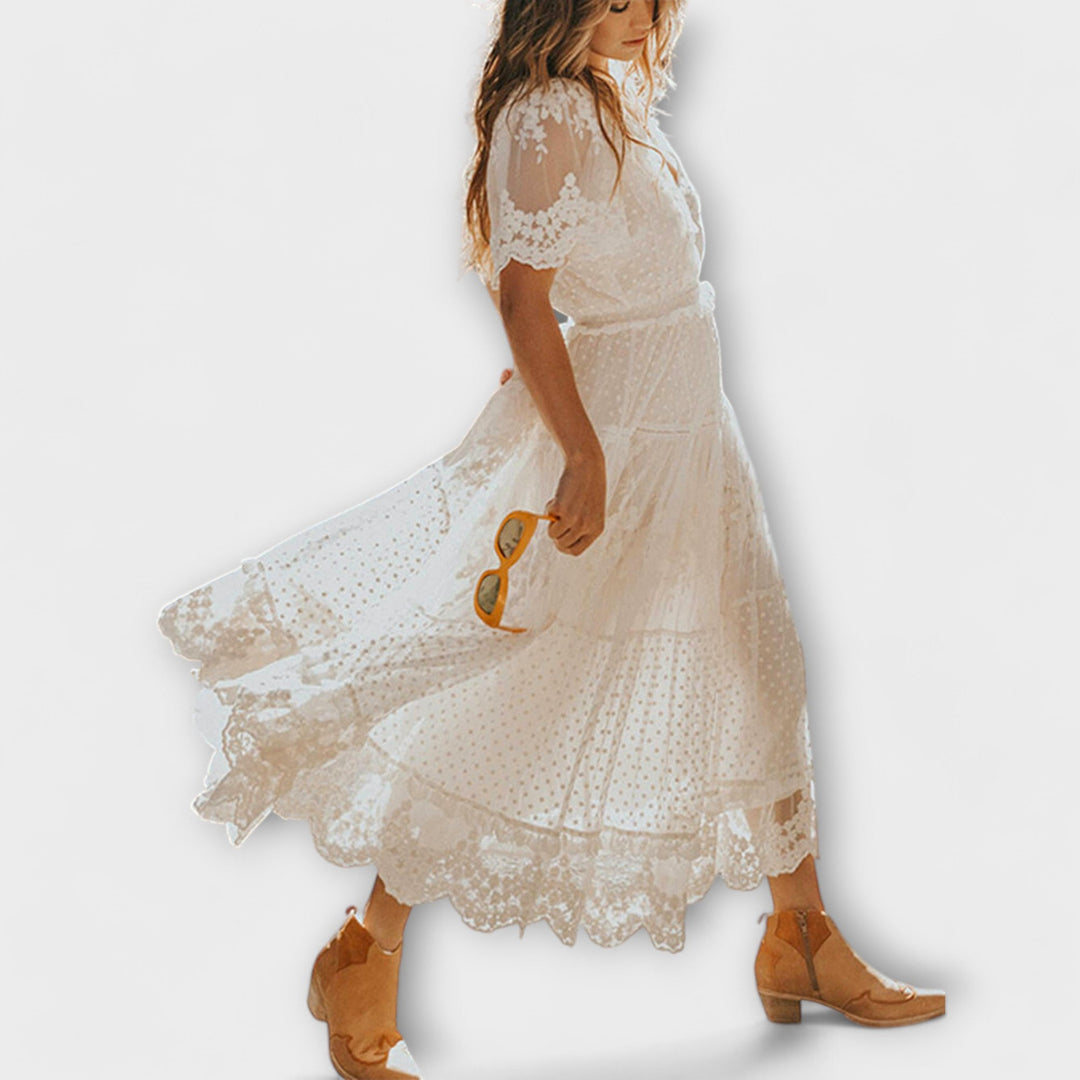 Robe Midi Lacey avec Décolleté en V et Manches Courtes