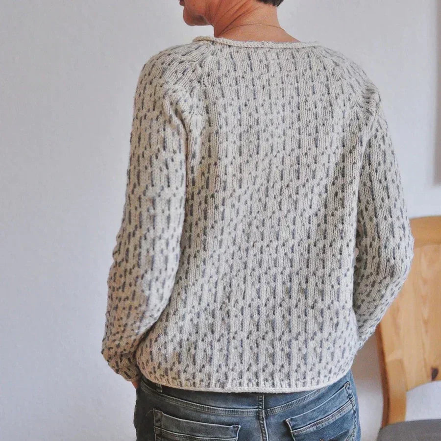 Victoria | Pull gris élégant avec décolleté en “U”