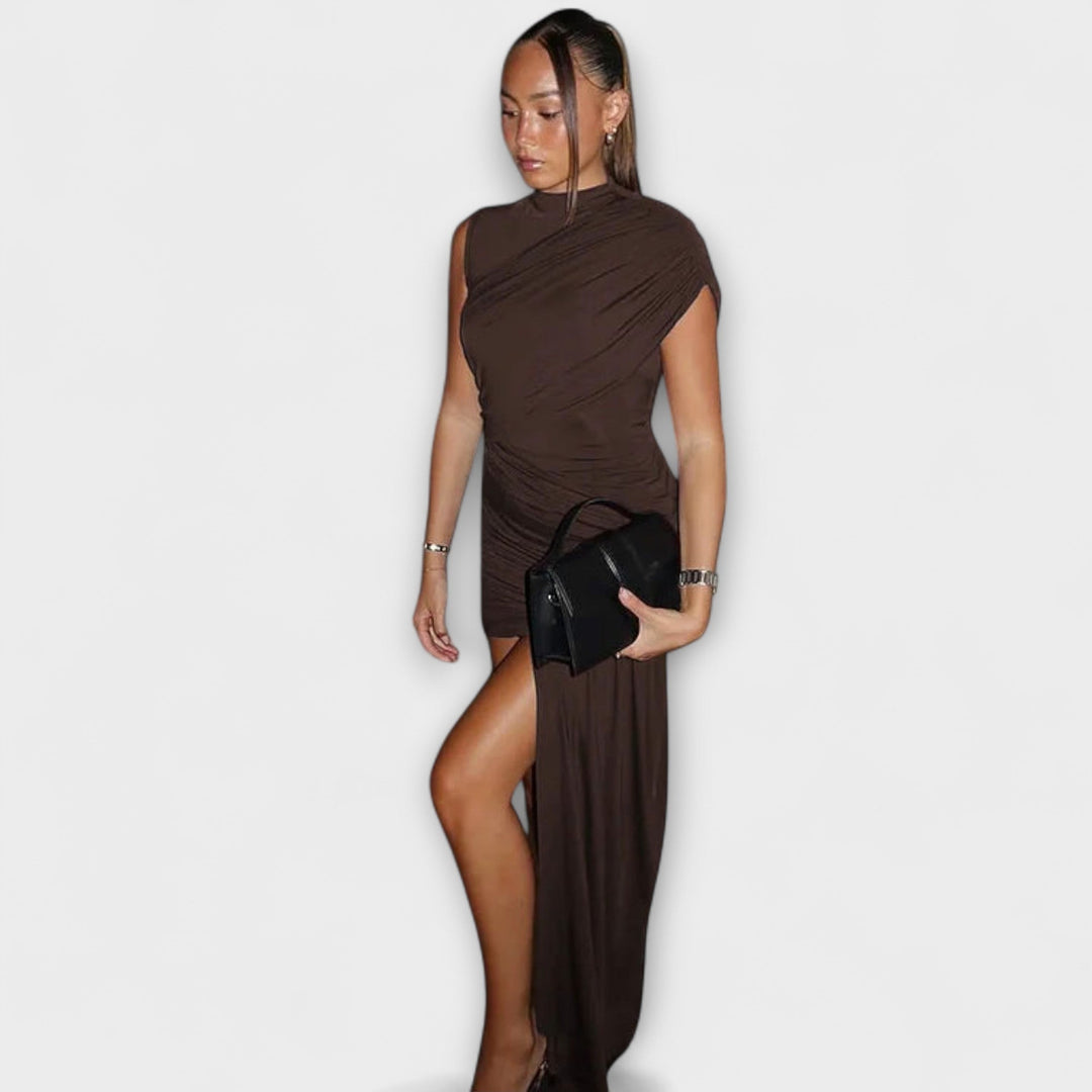 Lila - Robe stylée et ajustée avec encolure ronde et plis