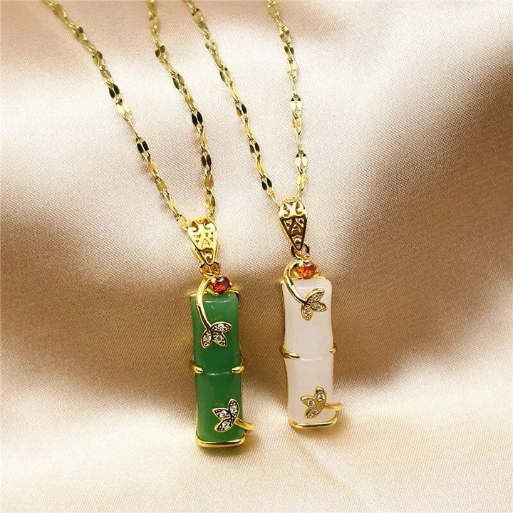 Collier en jade avec amulette
