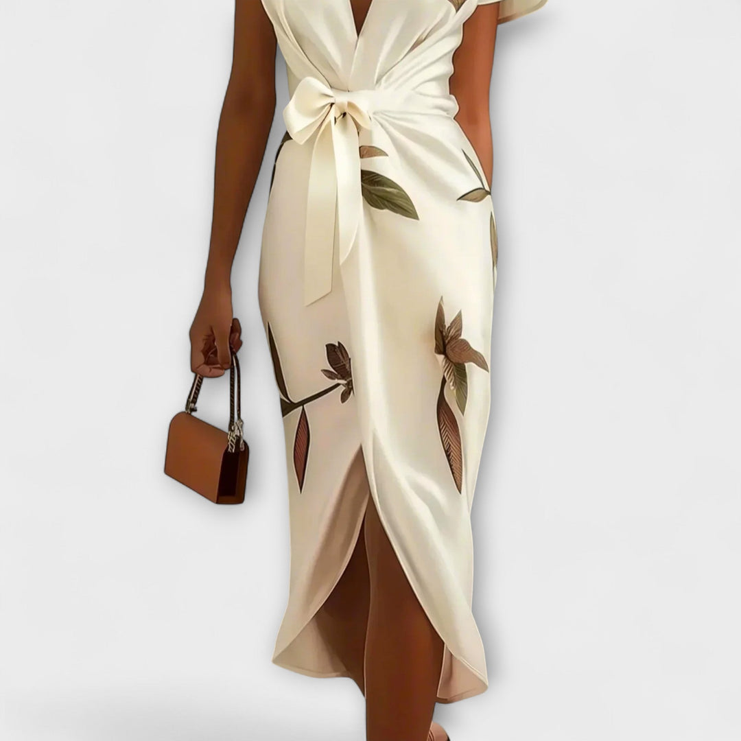 Robe en satin à encolure croisée