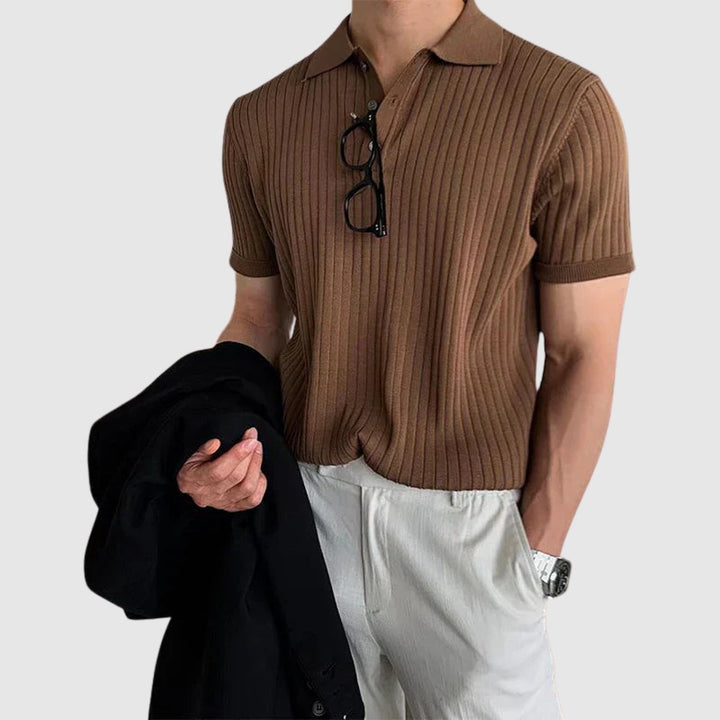 Libuše – Pull à col roulé côtelé avec patte de boutonnage