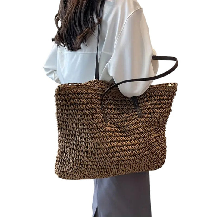 Cécile.- Sac tissé