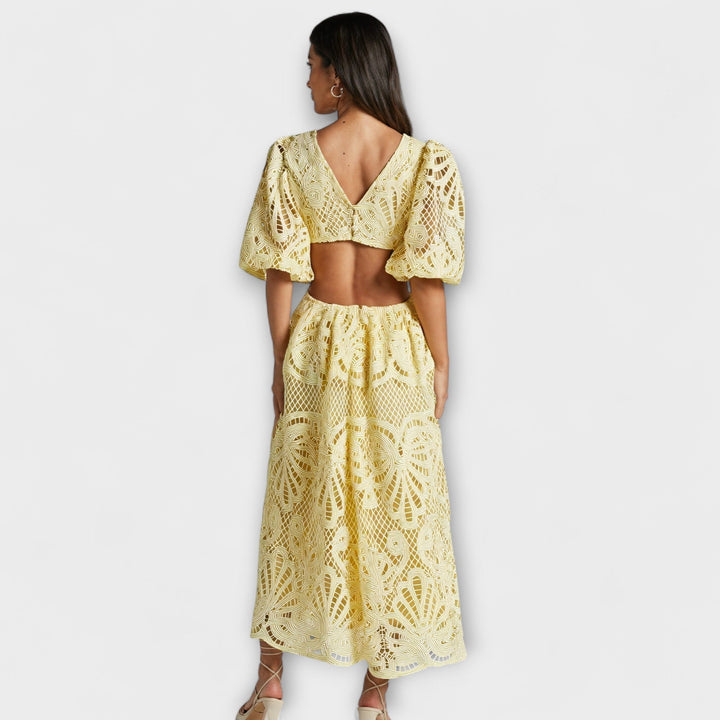 Robe élégante avec des détails délicats