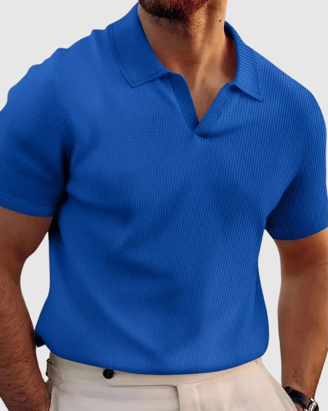 Libuše – T-shirt en maille côtelée avec décolleté en V