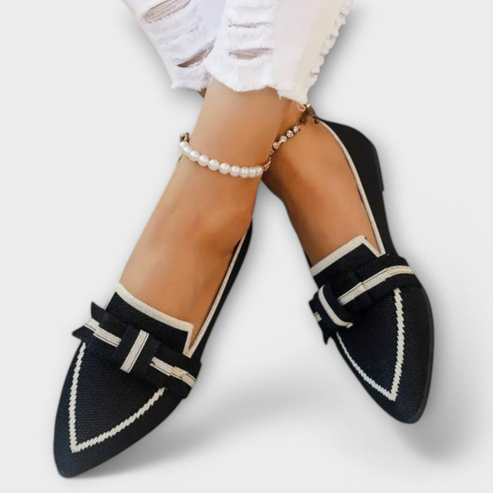 Chaussures plates pour femmes avec design noué