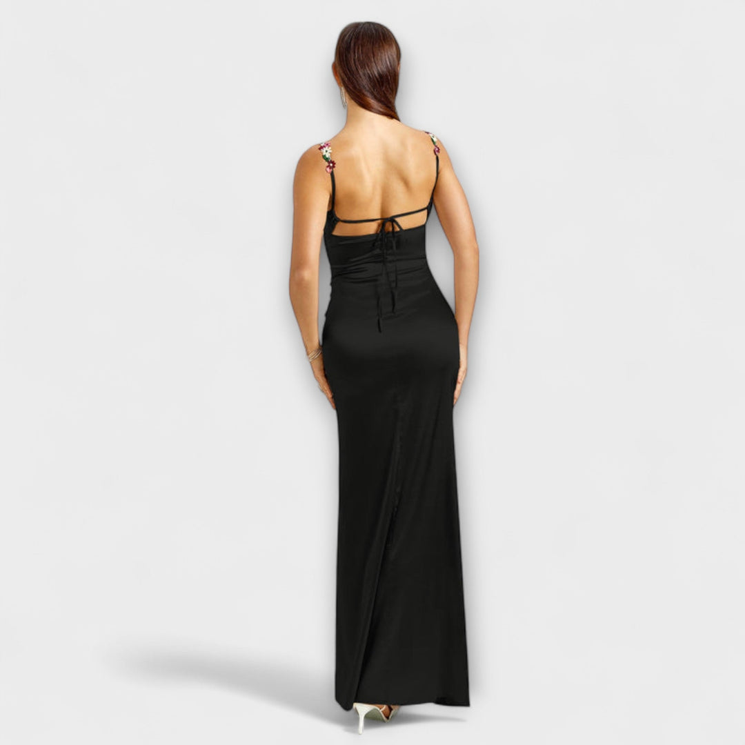 Eira - Robe en satin ornée avec lacets dans le dos