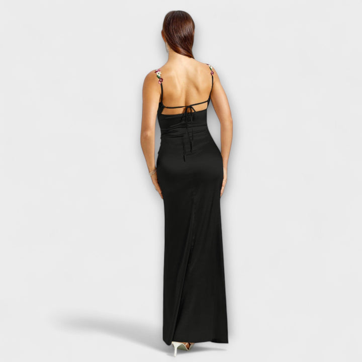 Eira - Robe en satin ornée avec lacets dans le dos