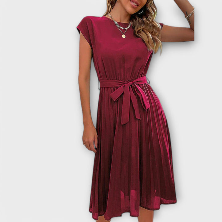 Claire - Robe midi décontractée à manches courtes plissée