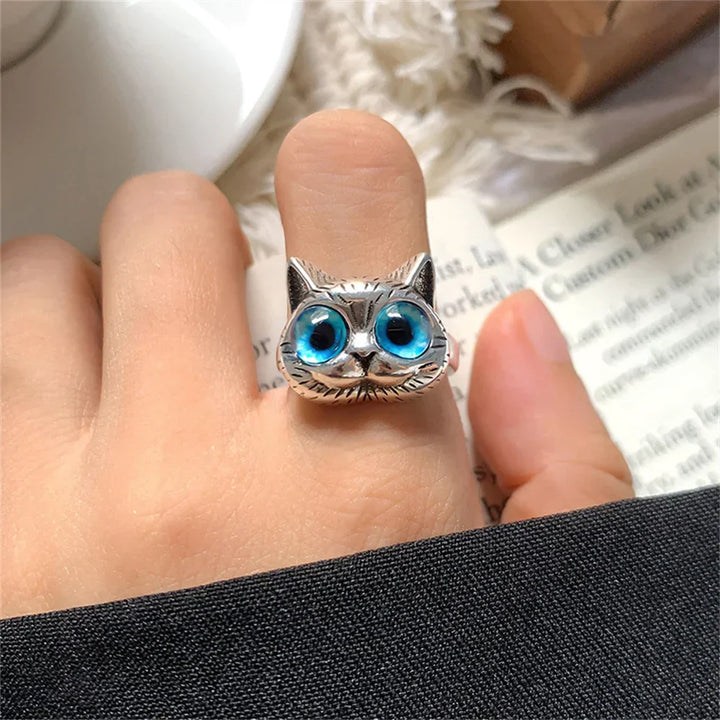 Bague avec un chat aux yeux bleus – Bague vintage ludique en argent pour les amoureux des chats