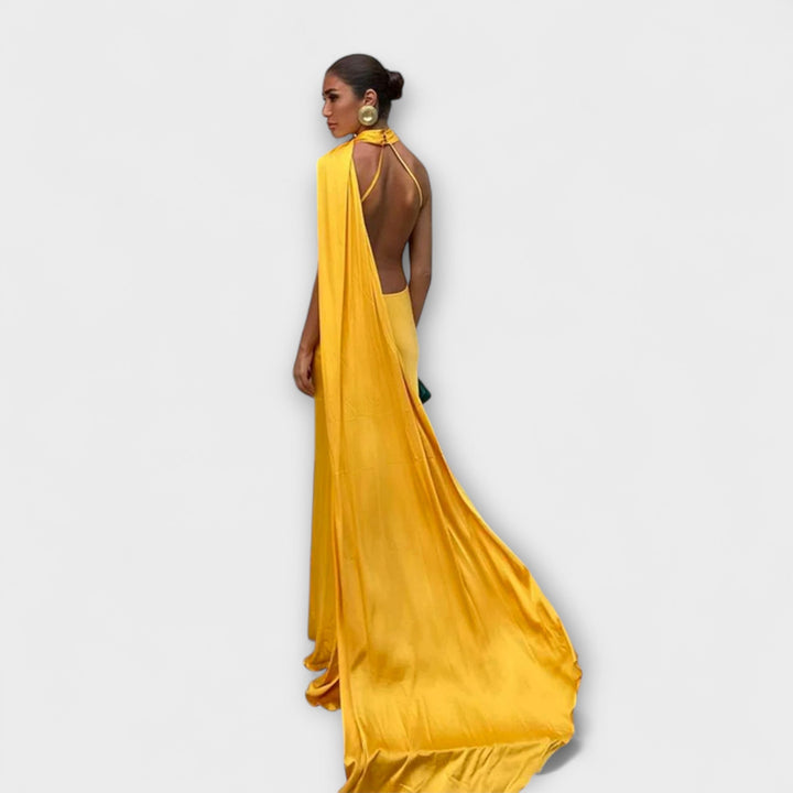 Robe Maxi Chic avec épaules dénudées et lien autour du cou