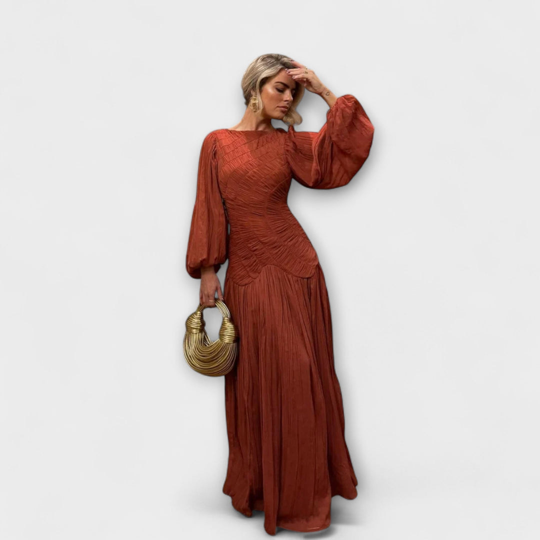 Robe plissée élégante à manches longues