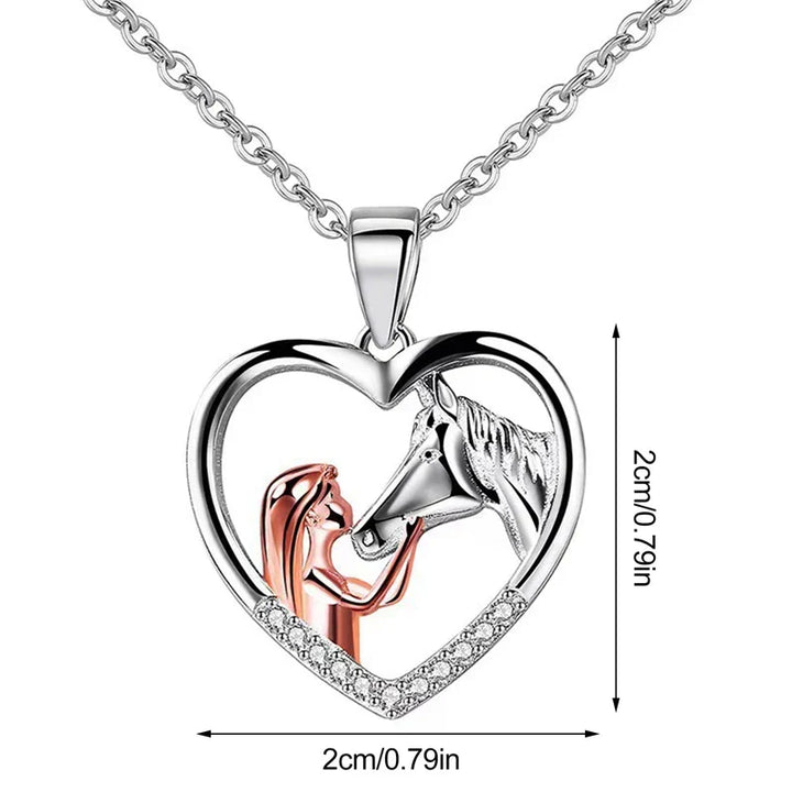 Magnifique collier avec des zircones en forme de cœur et de cheval