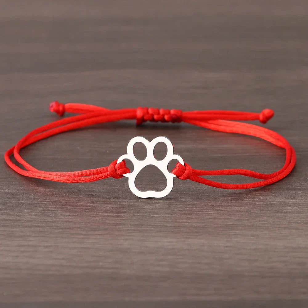 Bracelet avec cordon et empreinte de patte – Design ajustable en noir et rouge