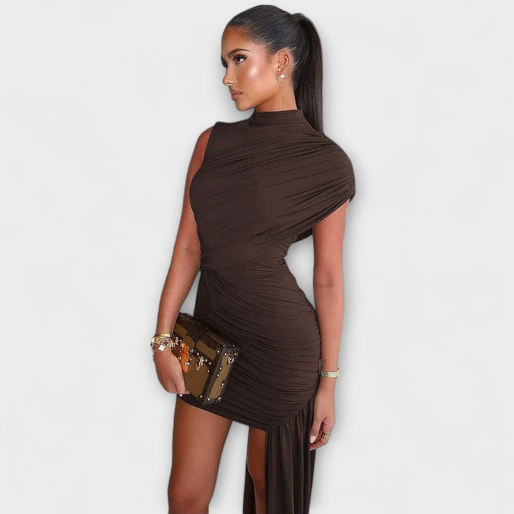 Lila - Robe stylée et ajustée avec encolure ronde et plis