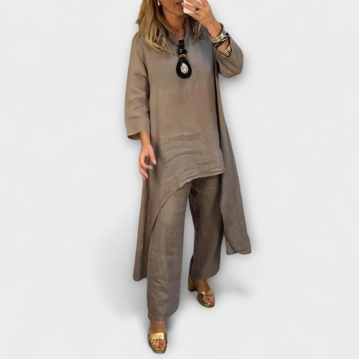 Tabea - Costume en lin avec décolleté rond