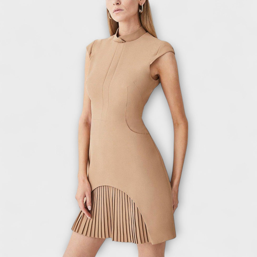 Elowen - Robe mini avec patchwork inspiré par l'armée et col haut