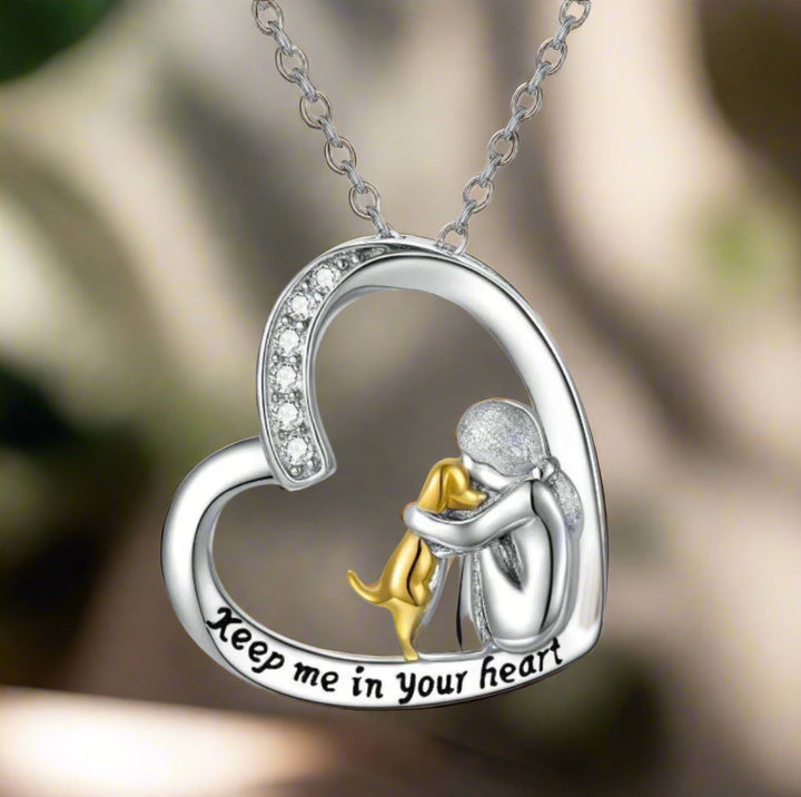 Katerina - Collier en argent avec un cœur, un chien et des zirconiums