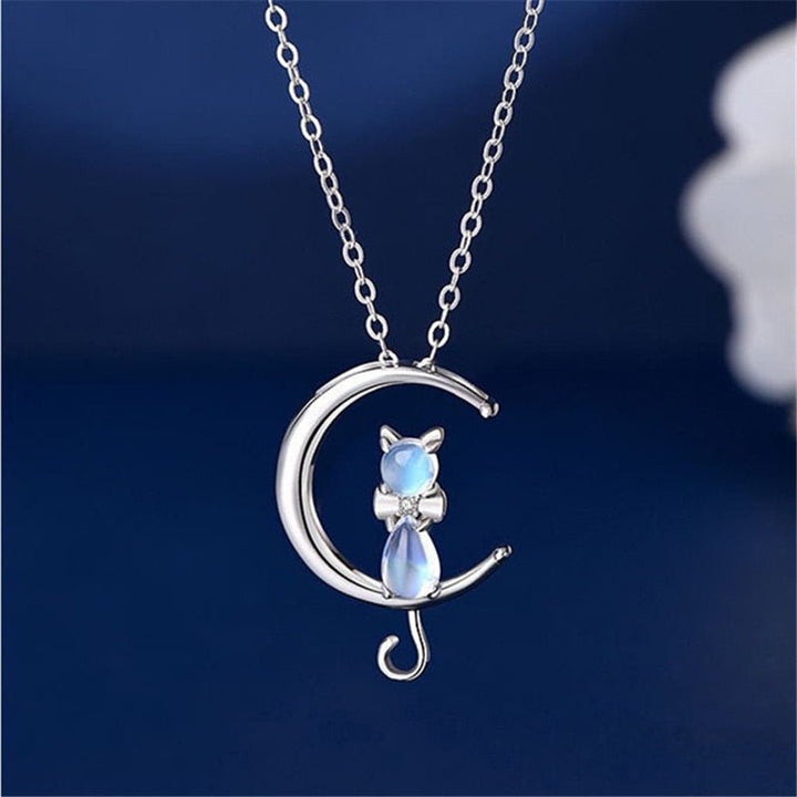 Collier en pierre de lune en forme de croissant de lune et de chat