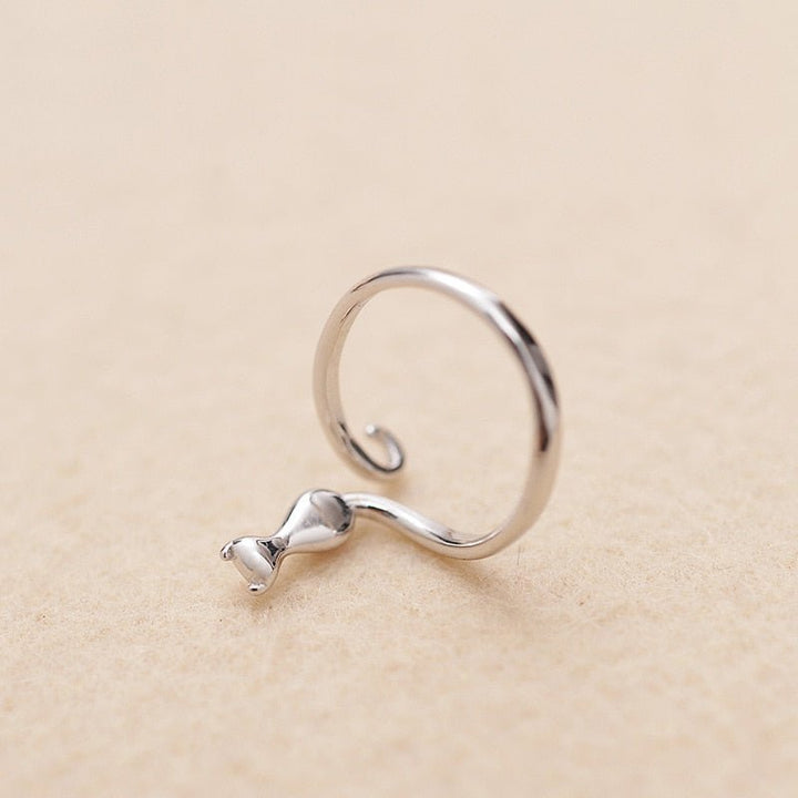 Bague mignonne avec un chat en acier inoxydable